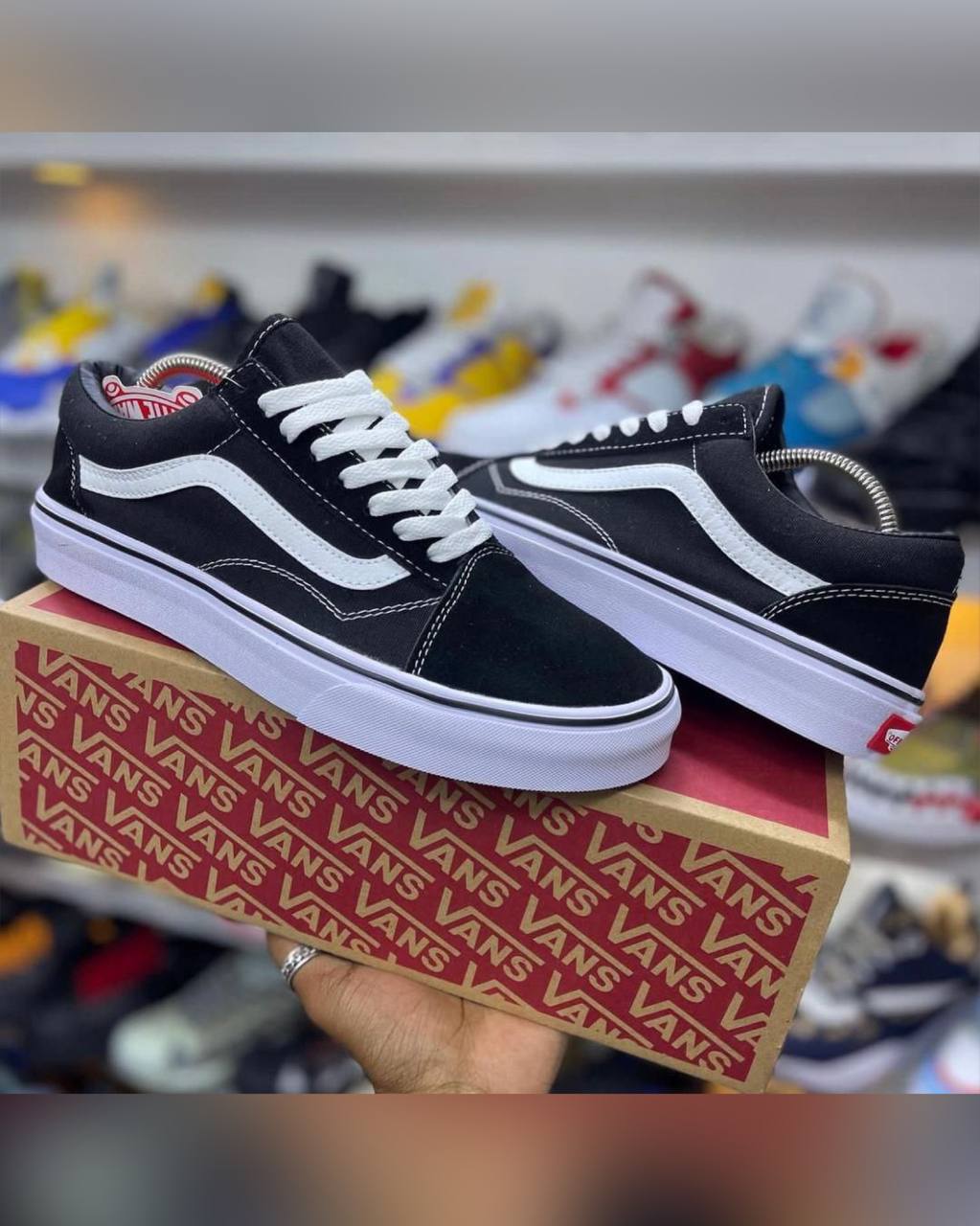 Sepatu vans store high school