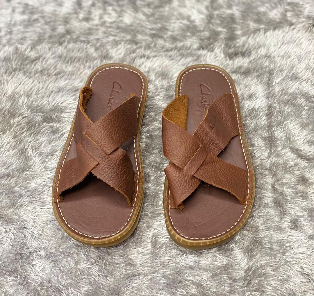 Clarks leather outlet slippers